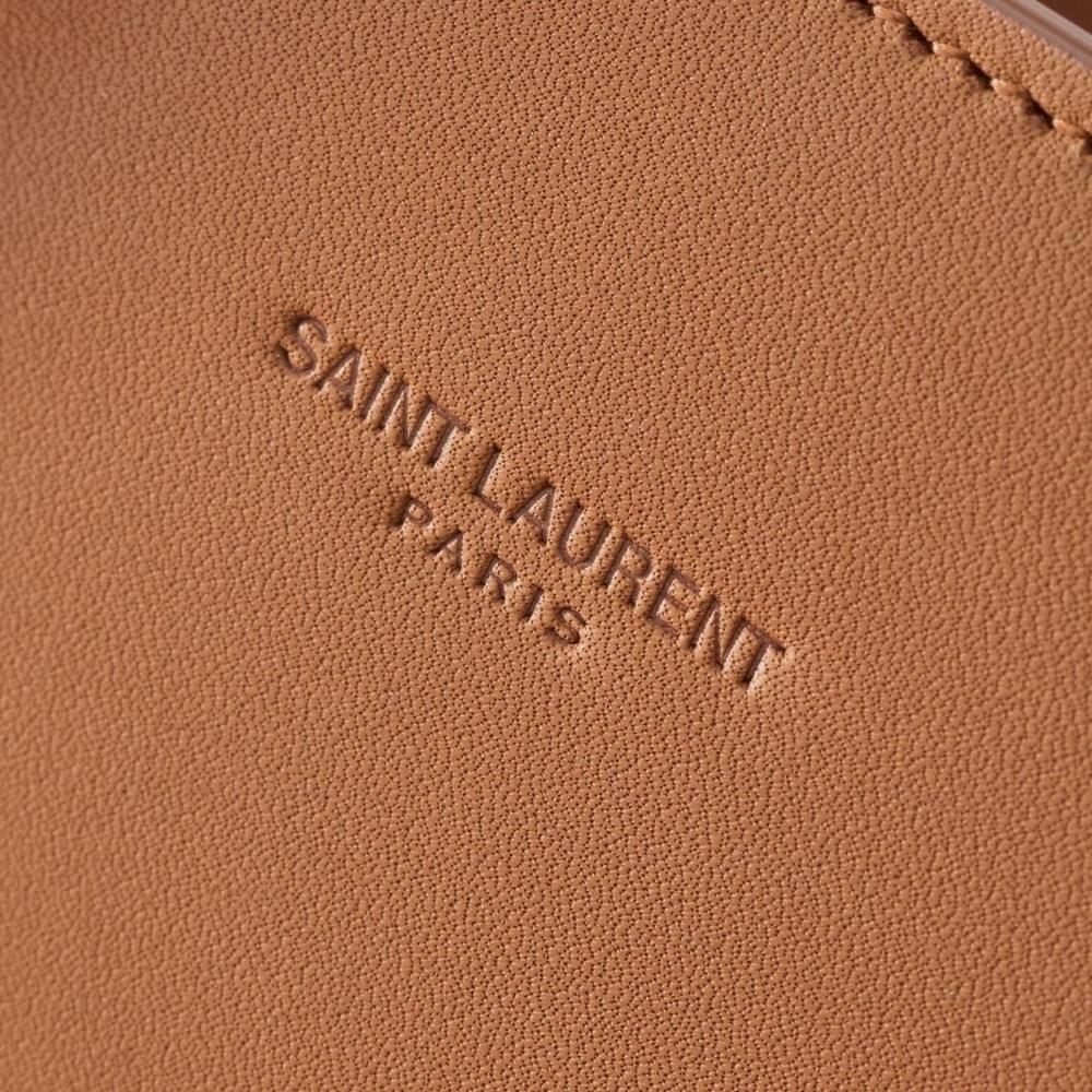 SAINT LAURENT 
SAC DE JOUR IN SUPPLE VEGETABLE LEATHER - Picture 7 of 10
